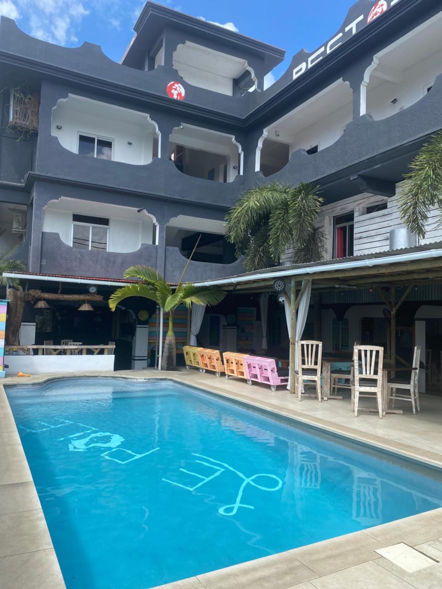 Le Pole Hotel Grand Baie Exterior photo