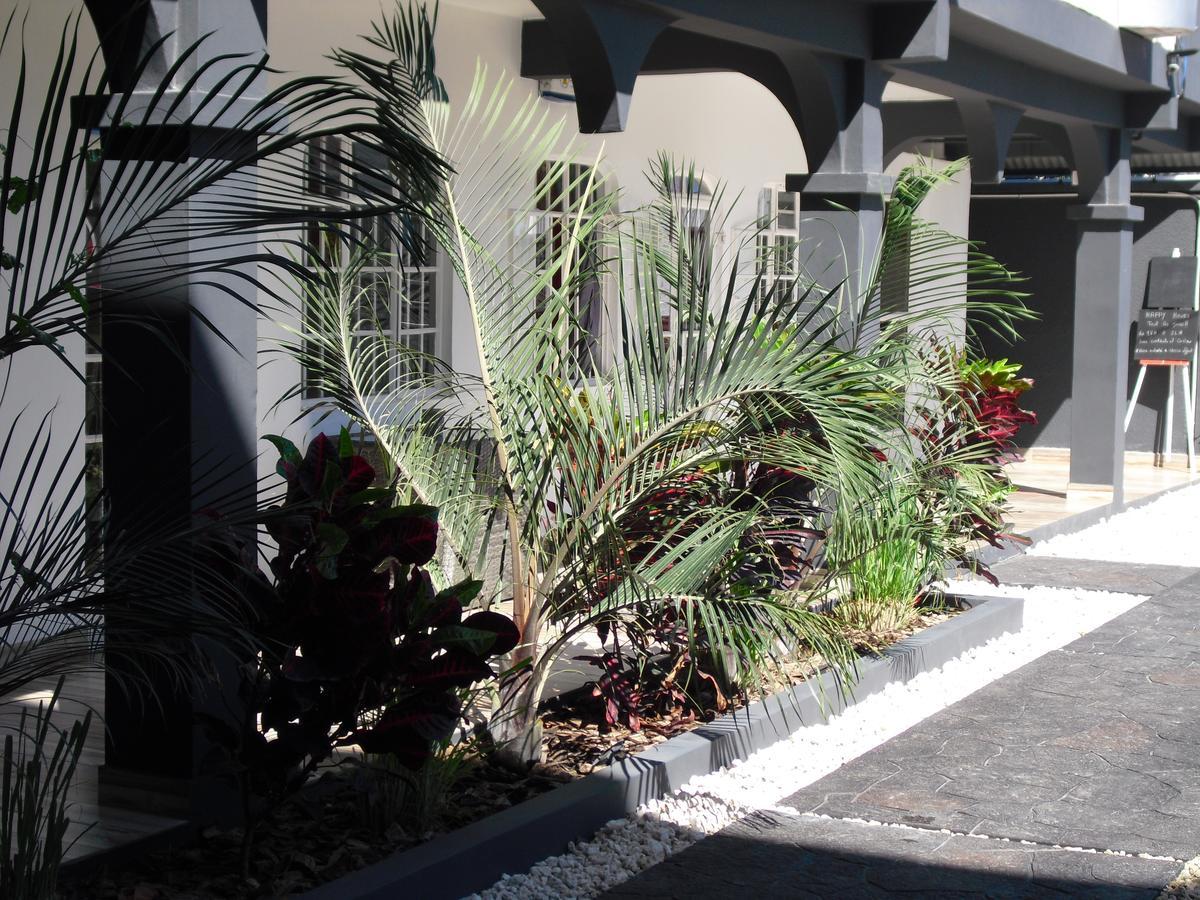 Le Pole Hotel Grand Baie Exterior photo
