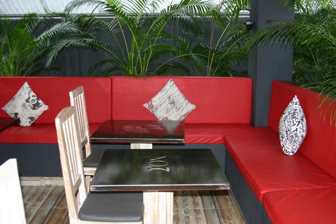 Le Pole Hotel Grand Baie Exterior photo